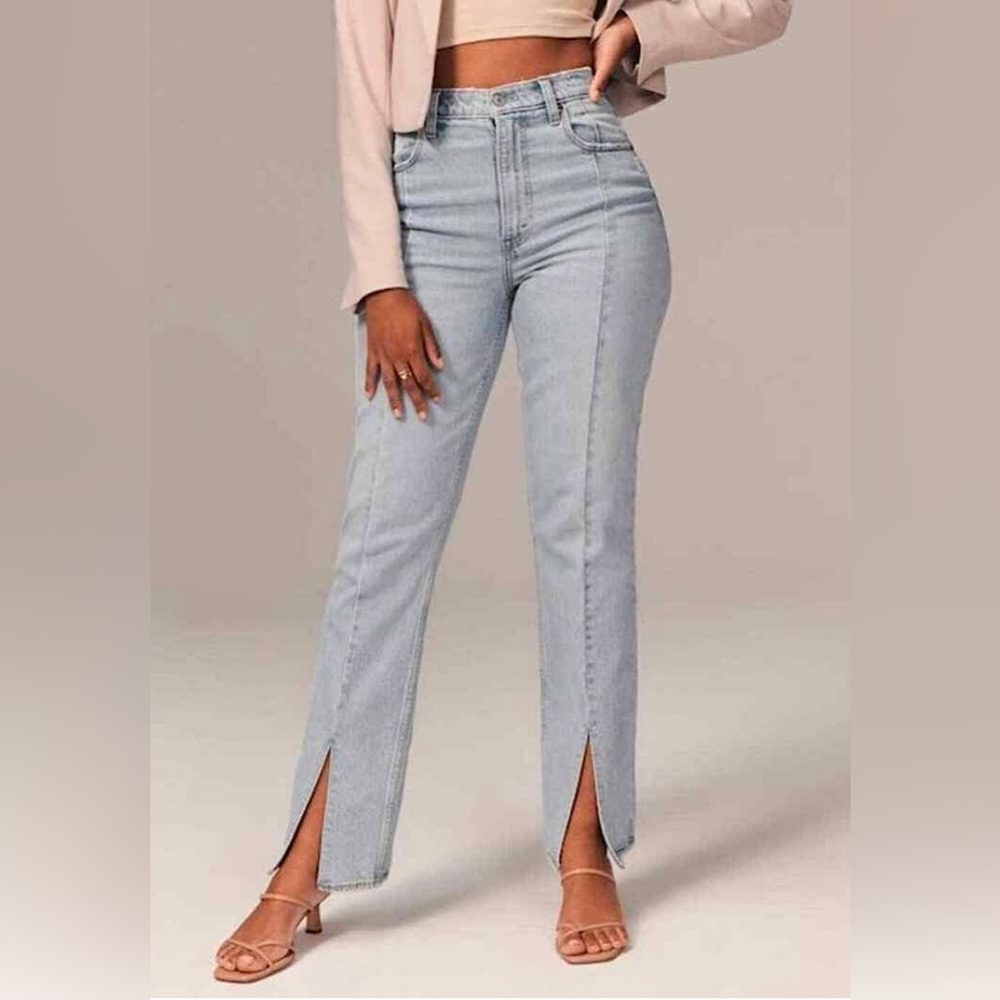 Abercrombie & Fitch The 90s Ultra High Rise Straight Split Hem Light Wash Jeans